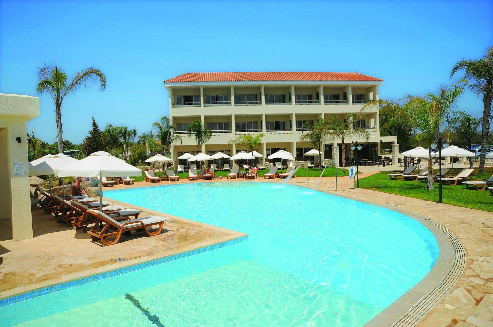 Olympic Bay Adults Only Hotel Ayia Napa Bagian luar foto